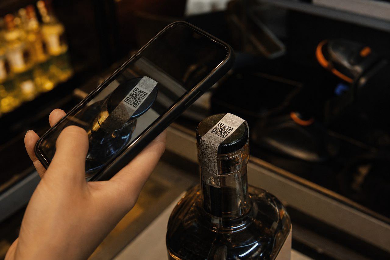 Bước 1: Chốt dữ liệu serial trước khi tạo mã QR chống giả